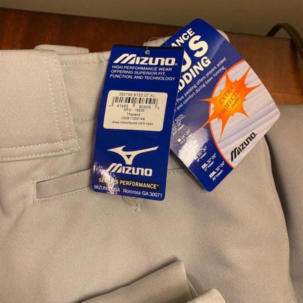 Brand New Mizuno Grey Baseball ⚾️ XL Youth